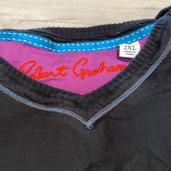 Robert Graham black T - Picture 2 of 2